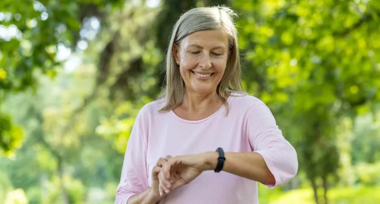 The Benefits of Owning a Smartwatch in Retirement